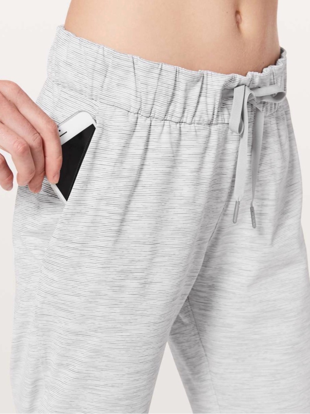 Lululemon On The Fly Pant *28"
Wee Are From Space Nimbus Battleship / Ice Grey